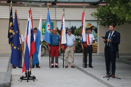 Spominska svečanost na Trgu talcev 